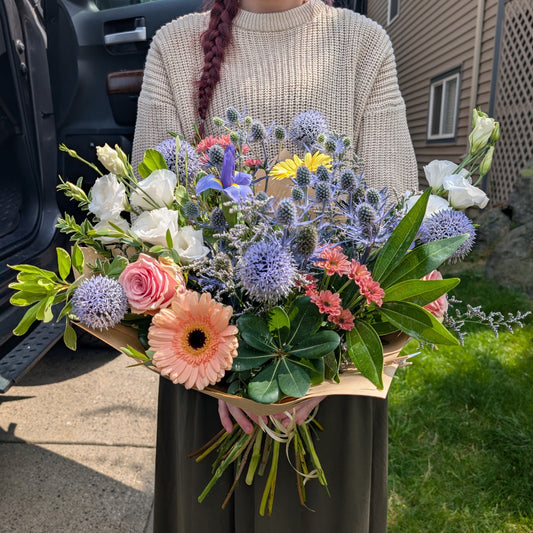 IN HER MOM ERA HANDTIED BOUQUET
