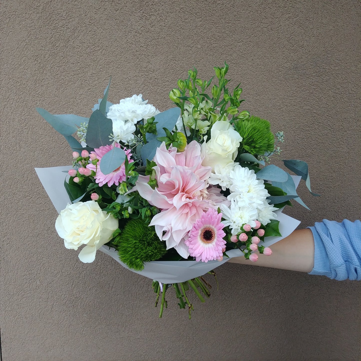 Grande HandTied Bouquet